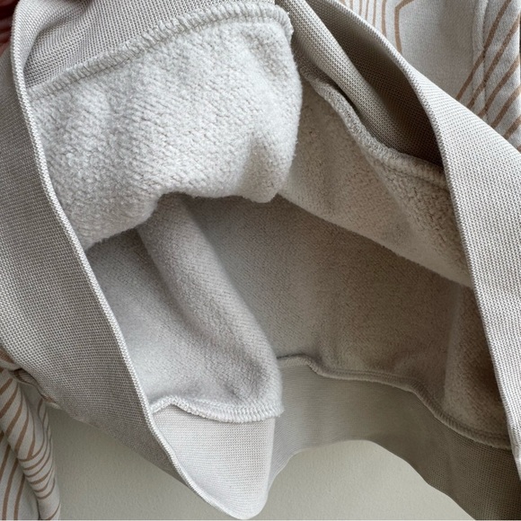 Adidas Originals Graphic Hoodie Tan & Cream Pattern - Picture 5 of 8